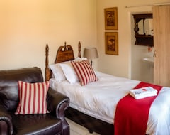 Hotel Antiqua: The Sapphire Suite (George, South Africa)