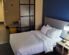 Otel Comfort Suites Macon (Macon, ABD)