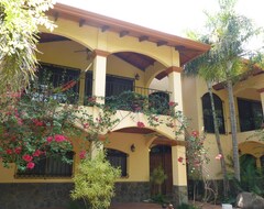 Toàn bộ căn nhà/căn hộ Luxury 5 Bedroom, 4 Bath Pacific Coast Gated-community Home W/pool & Gym Access (Los Pargos, Costa Rica)