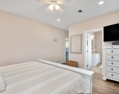 Cijela kuća/apartman The Peach Pelican 3 Bedroom Home By Redawning (Peninsula, Sjedinjene Američke Države)