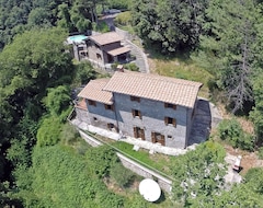 Toàn bộ căn nhà/căn hộ Tuscan Farmhouse, sleeps 11. 10m. pool in National Park. Free unlimited WiFi (Fabbriche di Vallico, Ý)