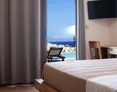 Cijela kuća/apartman Four (4) Luxury Apartments With Pool (Ano Siros, Grčka)