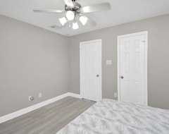 Koko talo/asunto Tranquil 4-bedroom House In Houston With Ac, Wifi (Spring Valley, Amerikan Yhdysvallat)