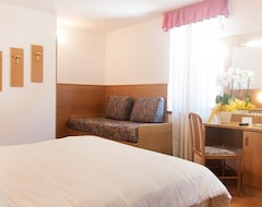 Khách sạn Hotel Due Spade (Folgaria, Ý)
