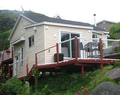 Toàn bộ căn nhà/căn hộ Luxury Cottage Vacation Rental In The Heart Of Petty Harbour (Petty Harbour, Canada)