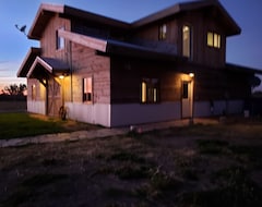 Entire House / Apartment Country Style Guest House With Teton Views (Belt, USA)