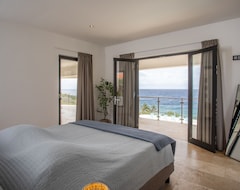 Hele huset/lejligheden Luxury Oceanfront Villa With Homecinema And Private Beach (St. Willibrordus, Curaçao)