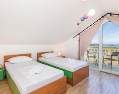 Hele huset/lejligheden 3 Bedroom Accommodation In Barbat (Barbat, Kroatien)