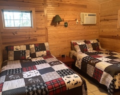 Entire House / Apartment Wolf Den Cabin Of Pomme De Terre (Hermitage, USA)