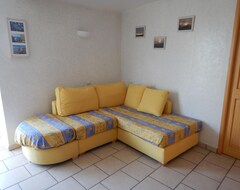 Cijela kuća/apartman Holiday Apartment La Roche For 1 - 4 Persons With 2 Bedrooms - Row House (Saint-André-de-Lancize, Francuska)