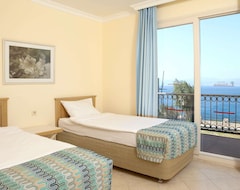Club Resort Atlantis Hotel Muhasebe (İzmir, Türkiye)