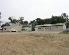 Casa rural Coming Soon. Large Country Home In Turner County. 25 Minute To Sioux Falls (Parker, Hoa Kỳ)