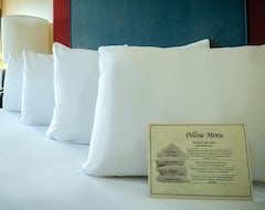 Hotel Plaza Inn & Suites (Ashland, USA)
