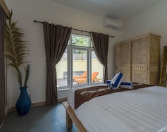 Koko talo/asunto 3 - Bedrooms W/private Pool - Minutes Away To The Beach! (Grobogan, Indonesia)