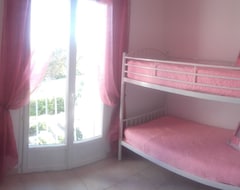 Casa/apartamento entero Villa en Pinarello, a 2 minutos a pie de la playa con hermosas vistas de la bahía (Zonza, Francia)