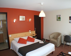 Hotel Le Barriol (Saint-Julien-Chapteuil, France)