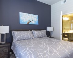 Căn hộ có phục vụ King Bed - Luxurious Med Center Fully Equipped Condo (Houston, Hoa Kỳ)