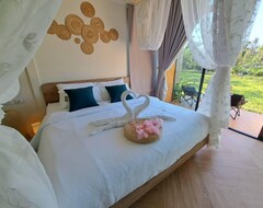 Khách sạn Baan Nai Baan Nok Resort (Nakhon Nayok, Thái Lan)