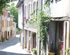 Toàn bộ căn nhà/căn hộ In A Historic Cathar Village House Of 120 M2 + Terrace For 2-11 Pers (Fanjeaux, Pháp)