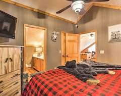 Entire House / Apartment Luxe Fightingtown Creek Cabin 2 King Suites And Spa (McCaysville, USA)