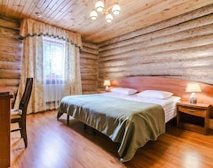 Svetliy Terem Hotel (Suzdal, Russia)