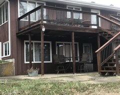 Entire House / Apartment Emporia Lakehouse - Gravel Bike, Disc Golf, Ah-quiet (Emporia, USA)