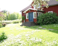 Casa/apartamento entero Charming Cottage Near The Sea (Hallstavik, Suecia)