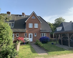 Toàn bộ căn nhà/căn hộ Familienurlaub In Einer Ruhigen Nebenstrasse Im Herzen Der Insel Amrum (Nebel, Đức)