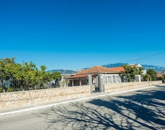 Toàn bộ căn nhà/căn hộ Traditional Village House W/ Garden, Terrace, Bbq Very Close To Facilities (Poulithra, Hy Lạp)