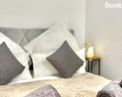 Hele huset/lejligheden Regency Apartments - Traumhafte Zentrale 40m2 Wohnung Mit Kinoleinwand, Wifi Und Netflix (Hannover, Tyskland)