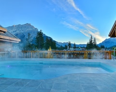 Hotel Banff Getaway With Unique Decor/hot Pools On-site (Banff, Canada)