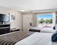 Khách sạn Best Western Plus Holiday Sands Inn & Suites (Norfolk, Hoa Kỳ)