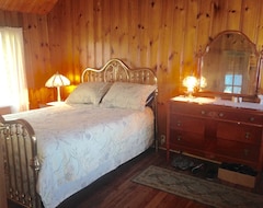 Toàn bộ căn nhà/căn hộ Cozy Cabin With Panoramic Lake Views, Quiet Area, Perfect For Family Get Aways (Plattsburgh, Hoa Kỳ)