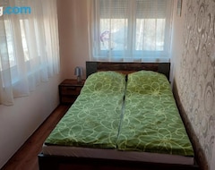Koko talo/asunto Samuci Apartman (Hajduszoboszlo, Unkari)