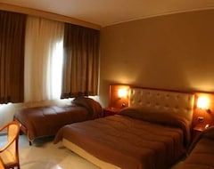 Khách sạn Hotel Luxor (Casoria, Ý)