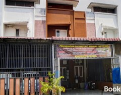 Hotelli Oyo 92826 Penginapan Syariah Faster Inn (Medan, Indonesia)