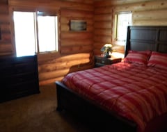 Entire House / Apartment Luxurious Wilderness New Log Home Borders Bwca, National Park (Crane Lake, USA)