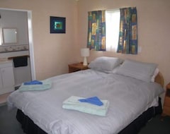 Hotel Lovely Free-standing Farm Cottage (Opotiki, New Zealand)