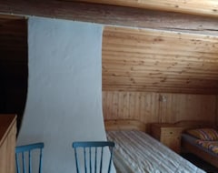 Cijela kuća/apartman Traditional Swedish Log Cabin For 5 People, Renovated (Vingåker, Švedska)