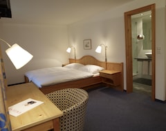 Khách sạn Hotel Alpina Parpan (Parpan, Thụy Sỹ)