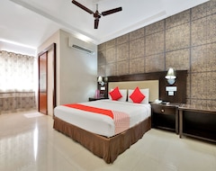 Khách sạn Capital O 12384 Hotel Serene Majestic (Hyderabad, Ấn Độ)