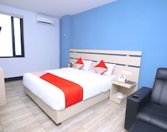 Hotelli OYO 592 Budget Hotel By The Harbour (Padang, Indonesia)