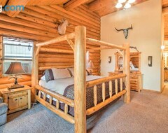 Casa/apartamento entero Huge Log Cabin With Deck - 5 Mins To Table Rock Lake! (Shell Knob, EE. UU.)