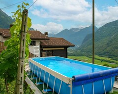 Koko talo/asunto Nice Apartment For 6 People With Private Pool, Wifi, Tv, Pets Allowed And Parking (Malvaglia, Sveitsi)