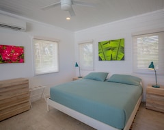 Khách sạn Bird Of Paradise, Purple Papaya, Beach Front Cottage (Governors Harbour, Bahamas)