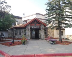 Hotel Steamboat Escape! Four Great Units, Near Old Town Hot Spring, Hot Tub, Jacuzzi, Mountain Climbing, Ice Skating (Steamboat Springs, USA)