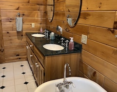 Casa/apartamento entero Quiet Log Cabin In The Country Only 2 Minutes From Pine Lake (Plainwell, EE. UU.)