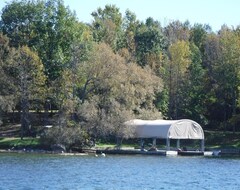 Toàn bộ căn nhà/căn hộ Waterfront Home On Grenadier Island With Private Dock (Lansdowne, Canada)