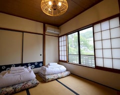 Hostel Irori Guest House Tenmaku (Hakone, Japan)