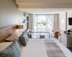 The Bay Hotel (Camps Bay, South Africa)